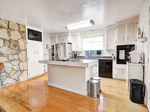 5th image of 2312 Punta Del Este Dr