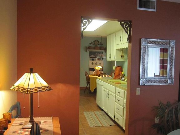 5th image of 910 W Camino Guarina