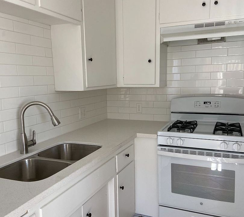 1st image of 25344 Oak St Unit 1