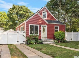 291 Stone St, Elmont, NY 11003