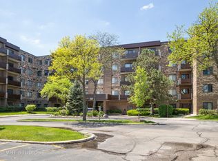 700 Wellington Ave UNIT 204, Elk Grove Village, IL 60007