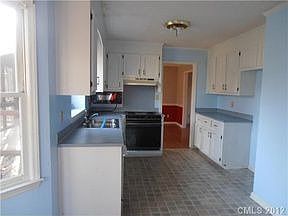 4th image of 120 Acorn Ct