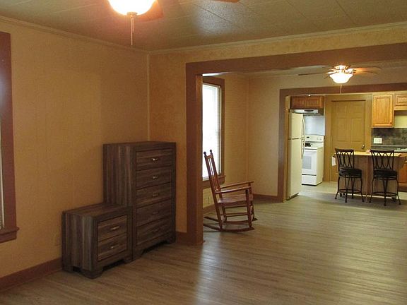 3rd image of 126 Mimosa St