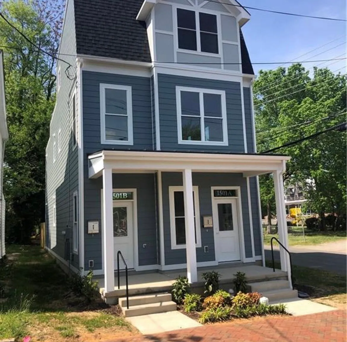 1501 Perry St — Photo 1