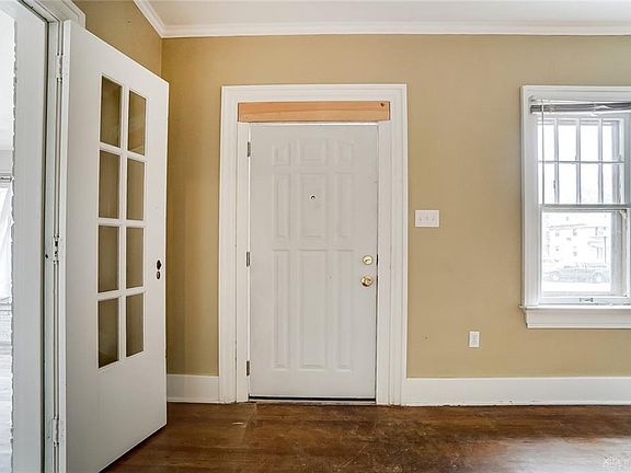 3rd image of 1725 Catalpa Dr