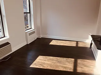 Rented by Metropolis Real Estate of Manhattan