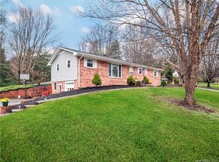 4 Fieldcrest Cir, Asheville, NC 28806