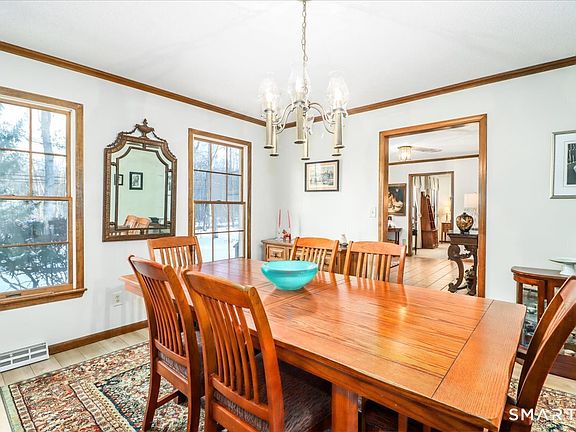 5th image of 185 Quaker Farms Road