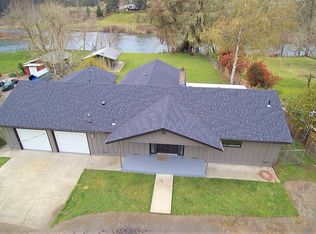 230 Singing Waters Rd, Winchester, OR 97495
