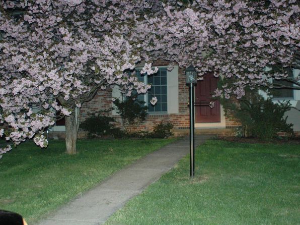 845 Greenbriar Ln