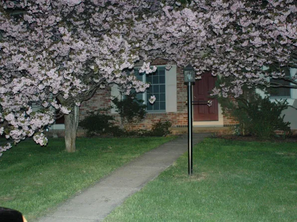 845 Greenbriar Ln, Danville, PA 17821