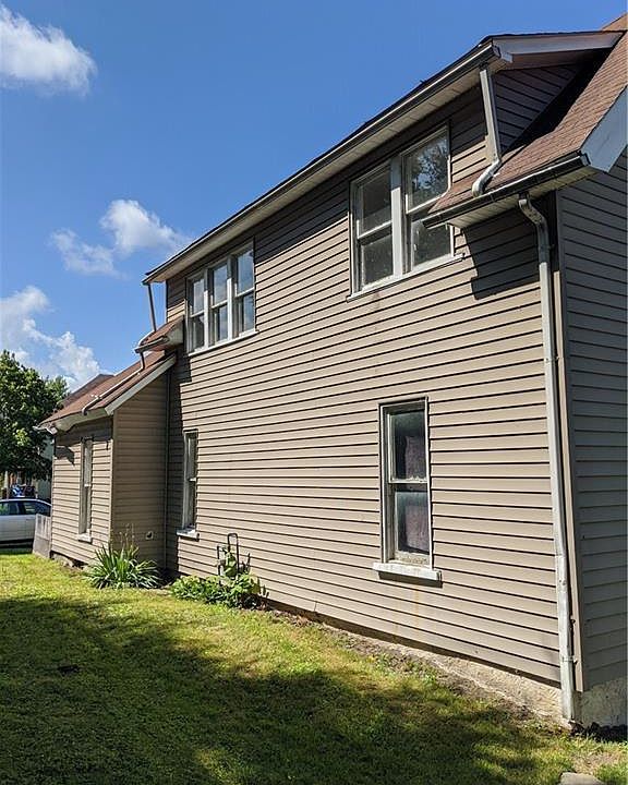 2nd image of 141 Evergreen St