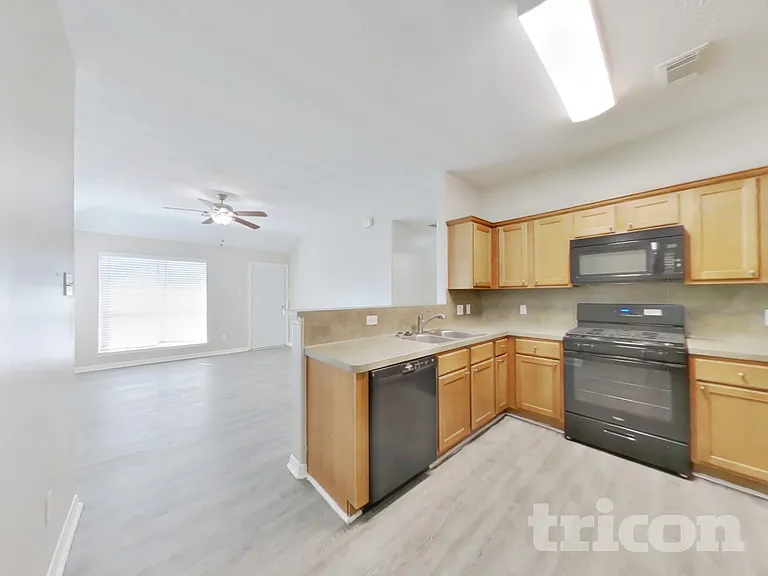 24307 Hard Wood Dr — Photo 5