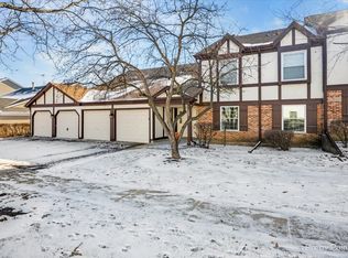 25 Illinois Ave UNIT L2, Schaumburg, IL 60193