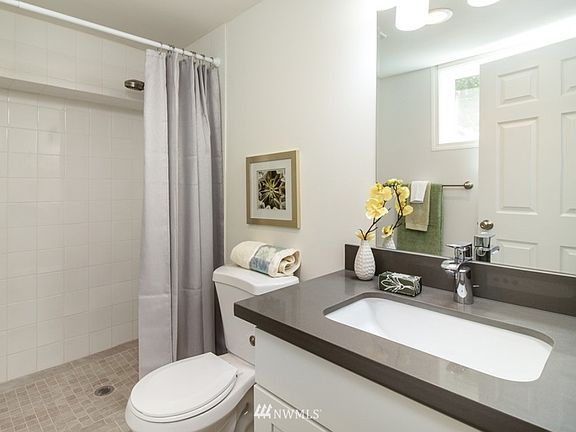 3rd image of 4329 NE 56th St