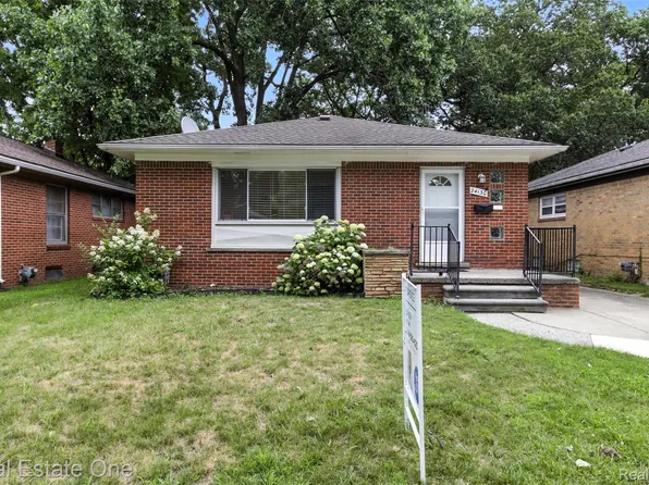 24130 Oneida St, Oak Park, MI 48237