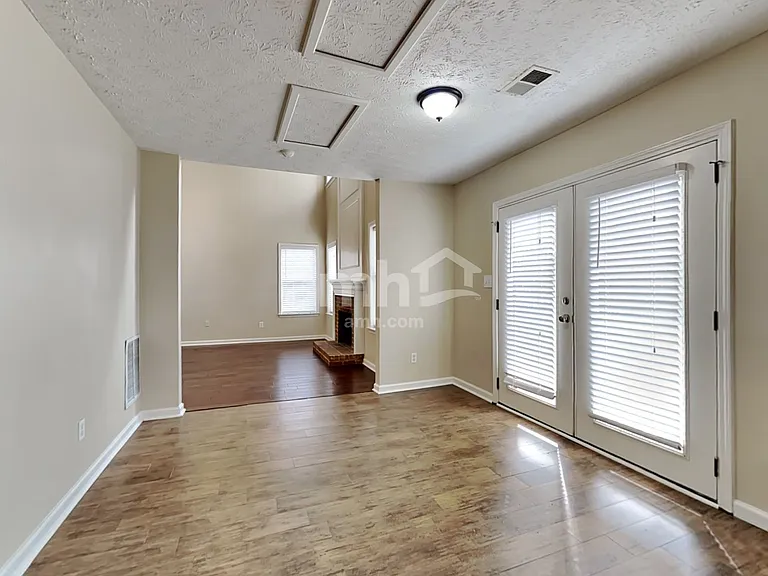 3840 Kirkwood Run NW — Photo 4