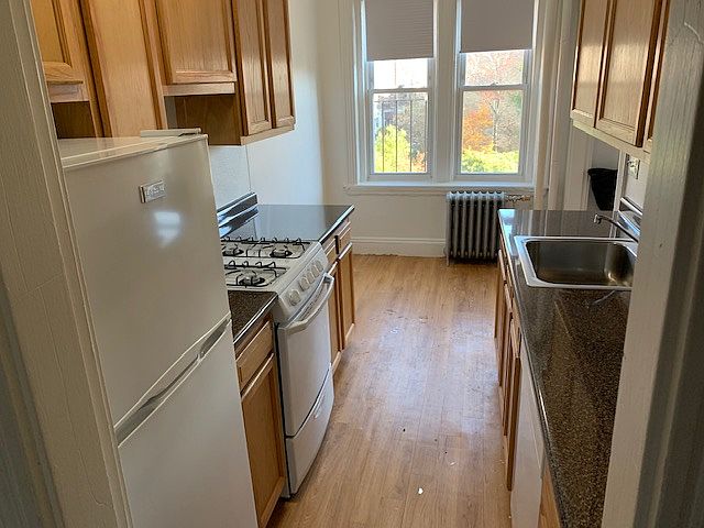 1st image of 235 Park Dr APT 36