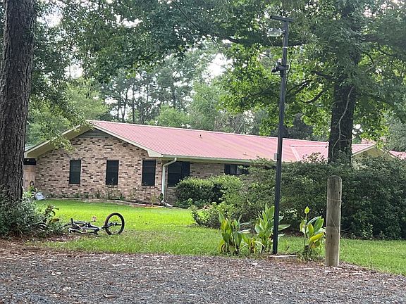 3rd image of 924 County Road 619