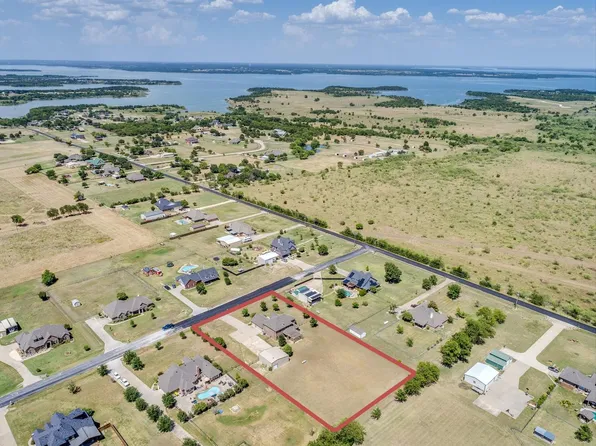 401 Ridgecrest Pl, Sanger, TX 76266