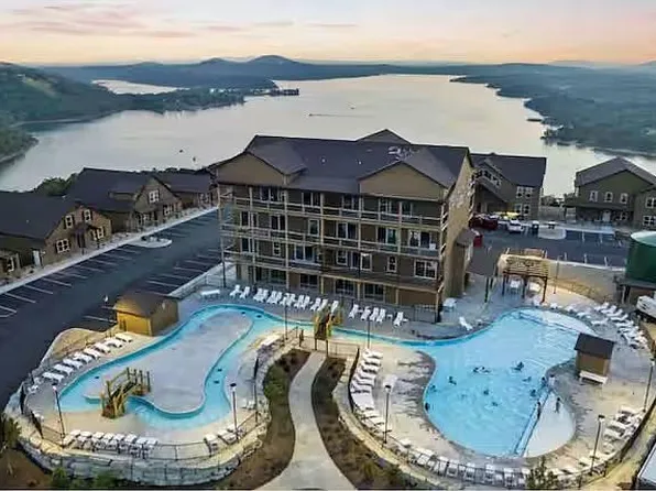 63 Settlers Cv, Kimberling City, MO 65686