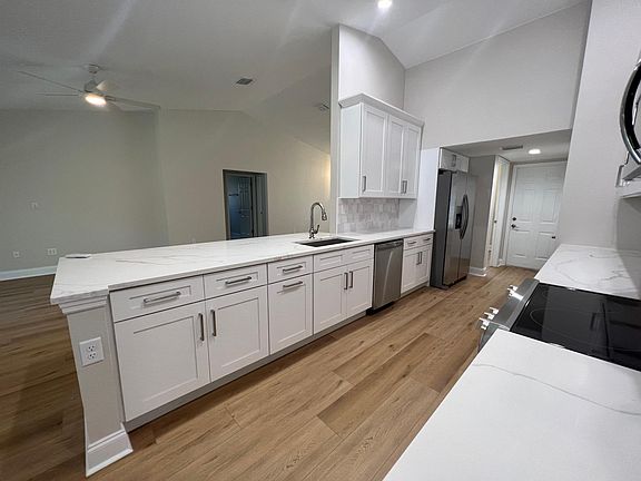 4th image of 3915 W Dale Ave