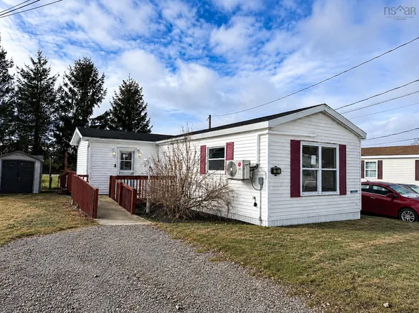 35 3rd St, Cape Breton, NS B1L 1C9