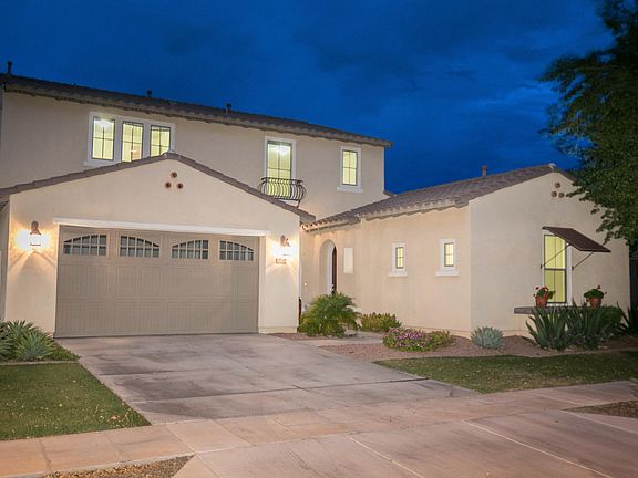 3rd image of 15140 W Dahlia Dr
