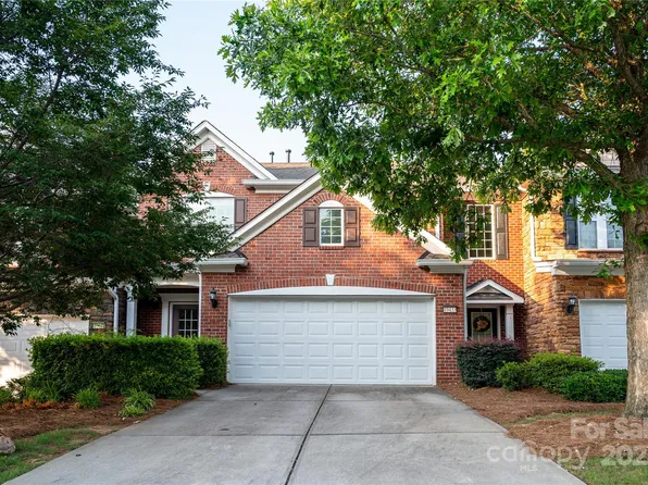 10433 Blairbeth St, Charlotte, NC 28277