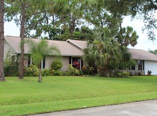 215 Neville Cir NE, Palm Bay, FL 32907