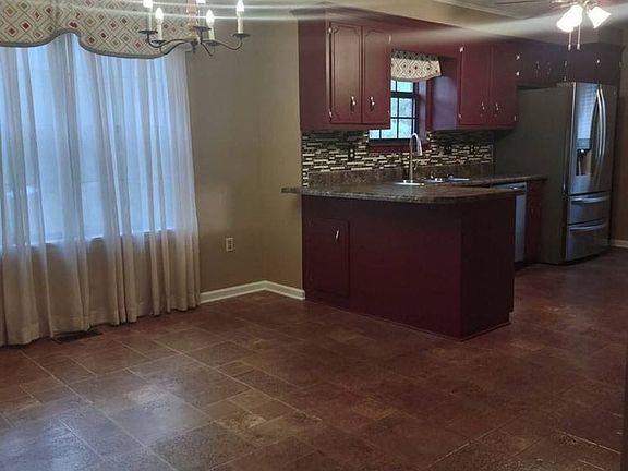 3rd image of 3309 Tate Rd