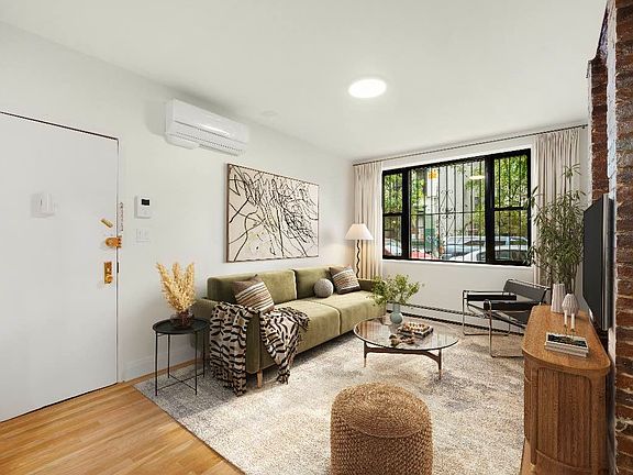 4th image of 623 E 11th St APT 1W
