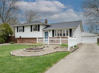 333 Salient Pl, Eastlake, OH 44095