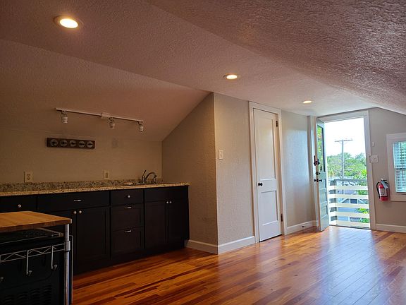 4th image of 473 8th Ave N #3