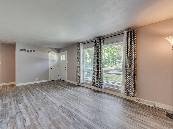 5th image of 1309 Heydt Ave