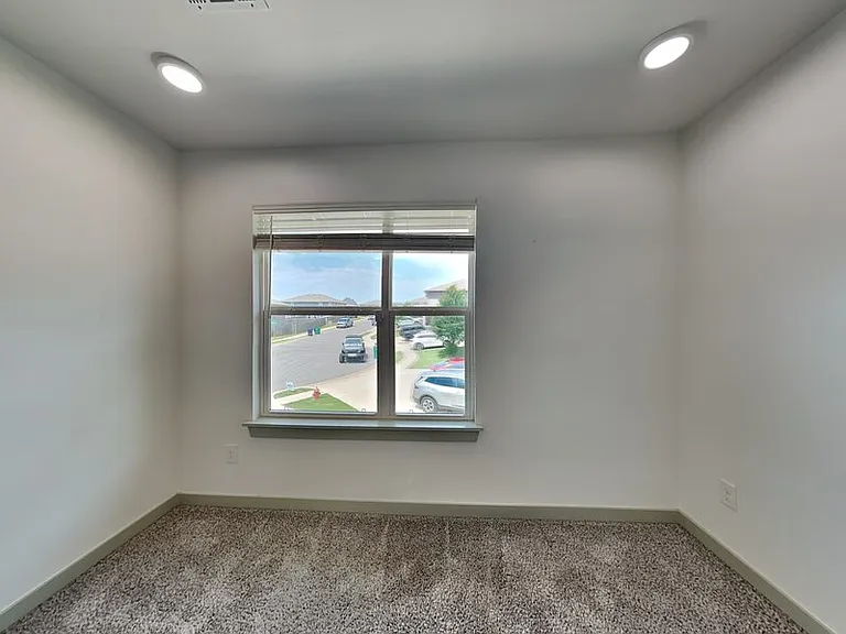 13526 Vinita Dr — Photo 10