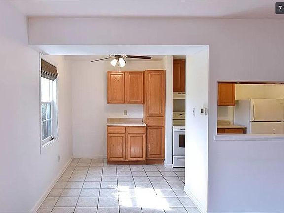 5th image of 4628 London Dr