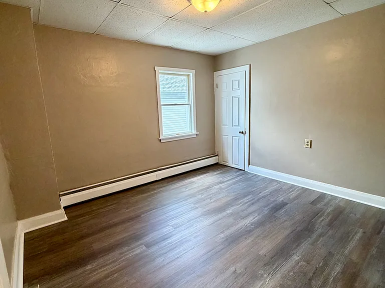 418 Center Ave — Photo 14