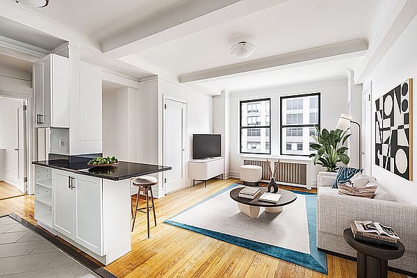 1st image of 440 W 34th St #11DE