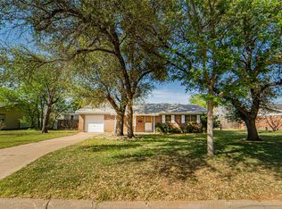 1304 Sycamore St, Breckenridge, TX 76424