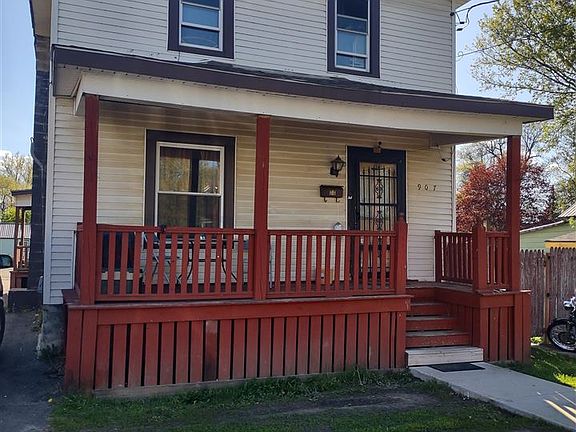 3rd image of 907 Paterson St
