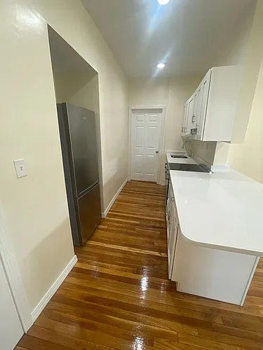 877 Beacon St #11 Photo 1