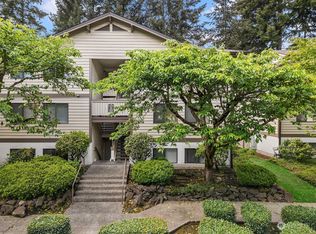 220 NE Dogwood St APT B103, Issaquah, WA 98027
