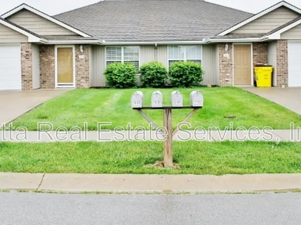 1035 NW Willow Dr, Grain Valley, MO 64029