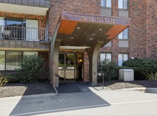 1002 Paradise Rd APT 2A, Swampscott, MA 01907