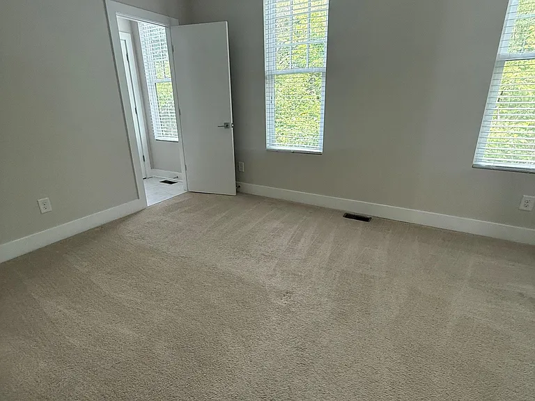 733 Taylor Ct NE — Photo 7