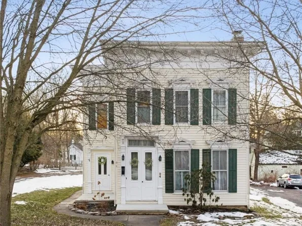 24 Fountain St, Clinton, NY 13323