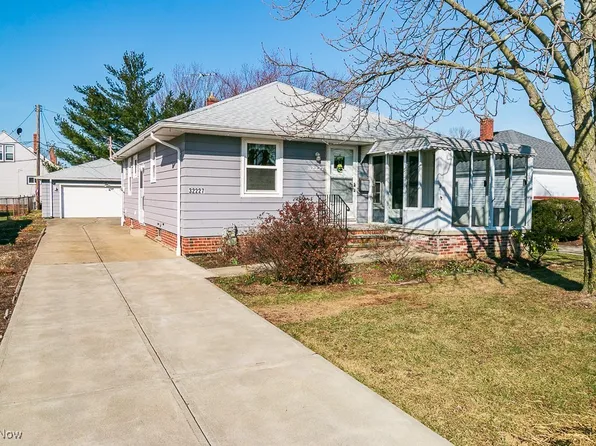 32227 Densmore Rd, Eastlake, OH 44095