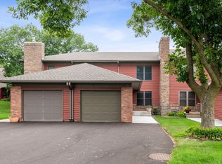 503 Hunter Hill Rd, Hudson, WI 54016