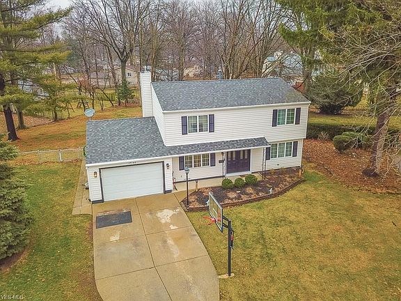 3rd image of 24146 Woodmere Dr